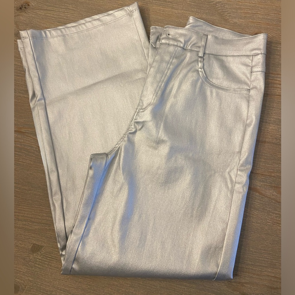 Wide Leg Silver Stretch Women’s pants size XL. NWOT